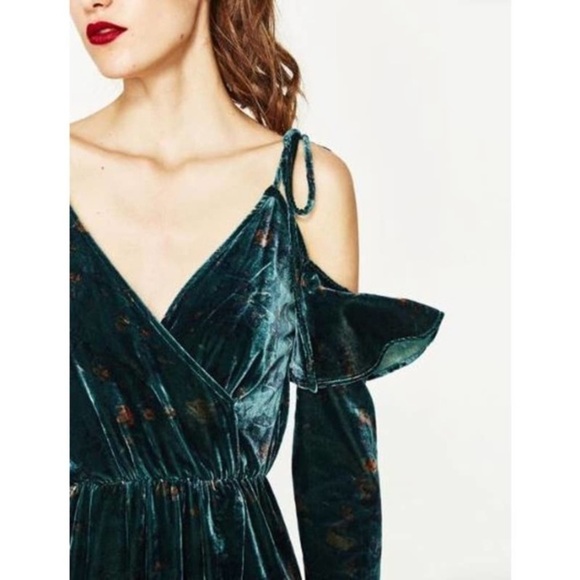 ZARA Asymmetrical Shoulder Crushed Velvet‎ Midi Dress in Emerald size S Holidays - Picture 6 of 16
